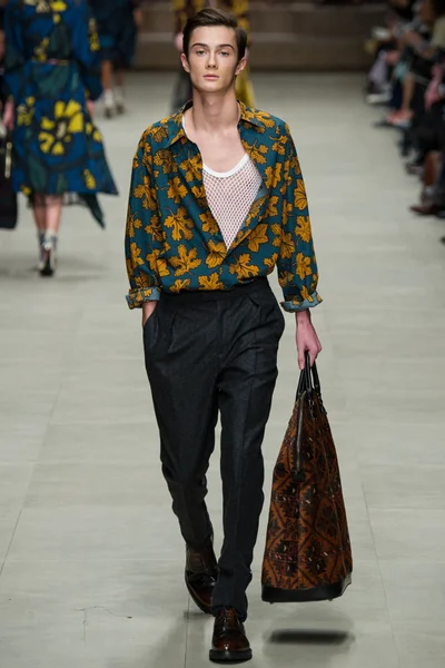 Look 39